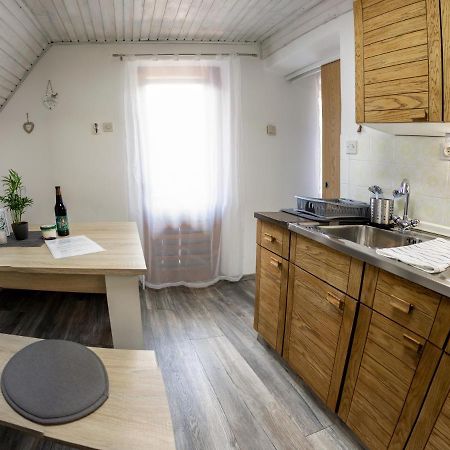 Апартаменти Apartma Petra Ravnik - Wanderer'S Hut Бохінь Екстер'єр фото