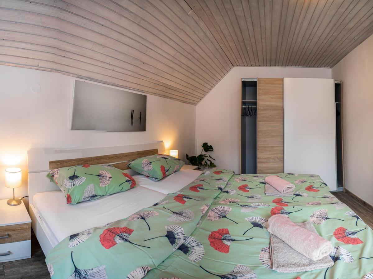 Апартаменти Apartma Petra Ravnik - Wanderer'S Hut Бохінь Екстер'єр фото